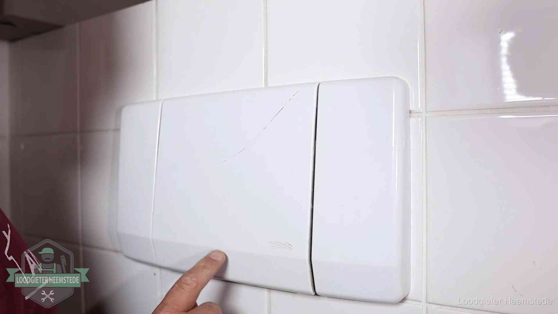 Oorzaken van een verstopte wc in Heemstede Bedieningspaneel van een inbouwreservoir van een hangend toilet in Heemstede