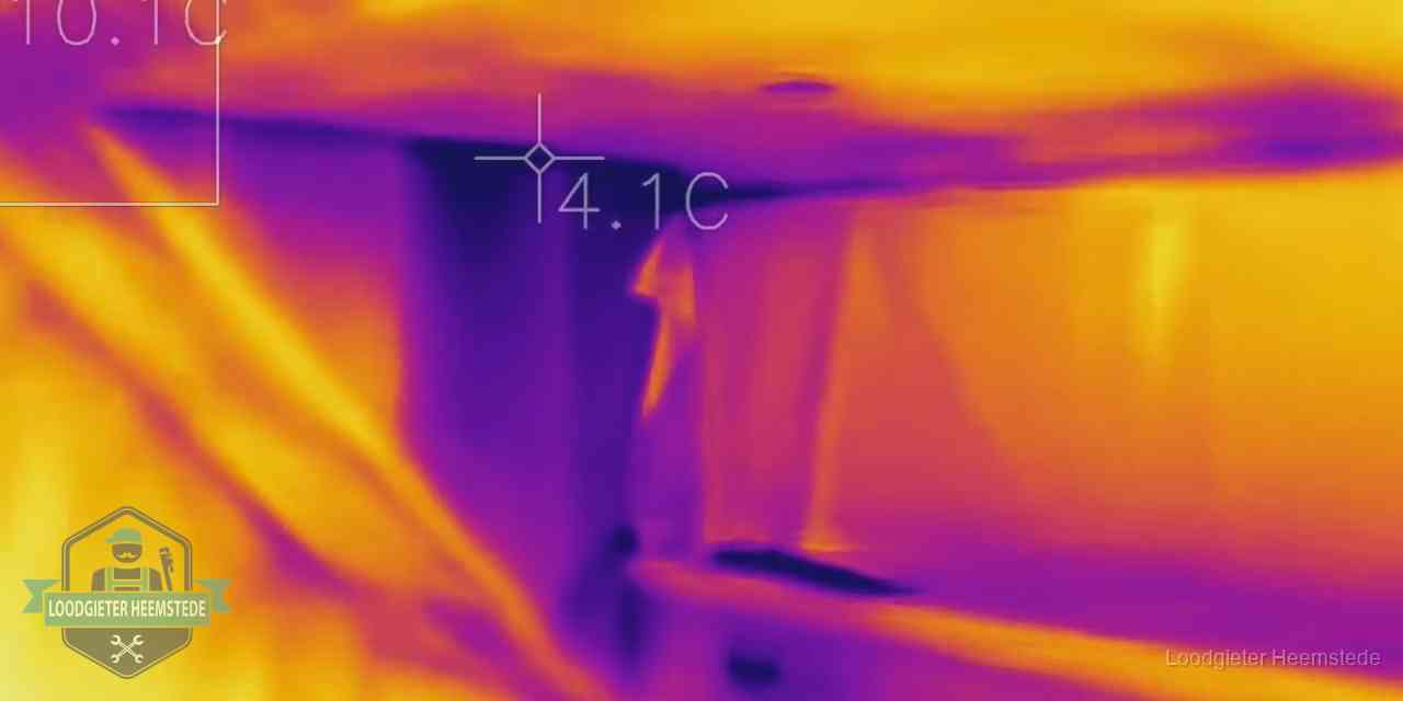 Thermografie bij lekdetectie in Heemstede Warmtebeeldopname van een vloerconstructie tijdens lekdetectie in Heemstede
